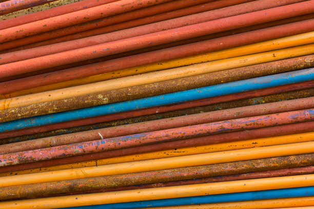 成堆的钢。图片下载