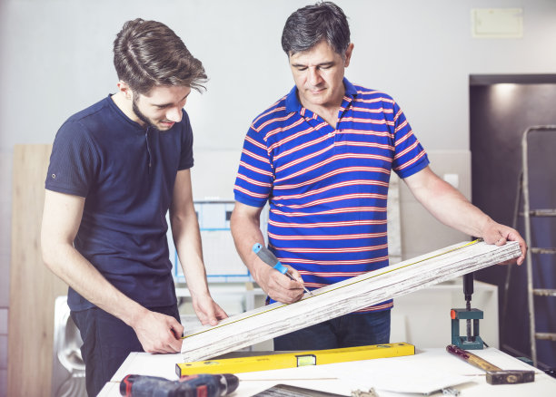 木匠在工作图片下载