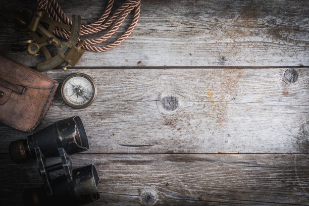 古董静物与指南针，六分仪和望远镜素材图片
