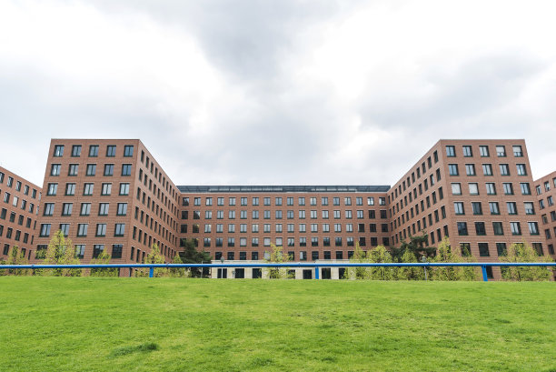 德国柏林的现代公寓楼和办公楼图片下载