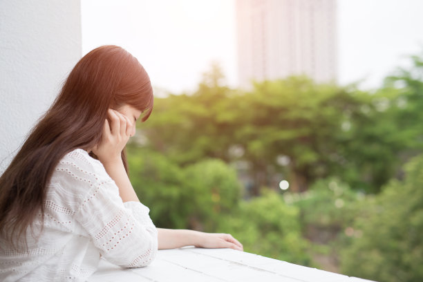 女人感到抑郁图片下载