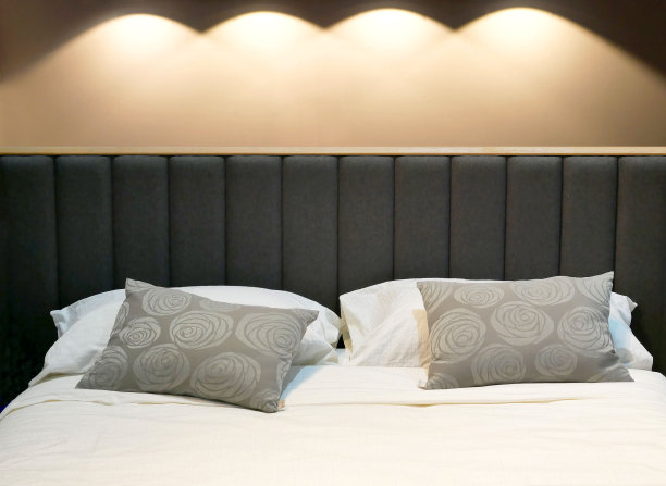 卧室里的床。图片下载