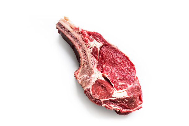 在白色背景上孤立的生牛肋图片下载