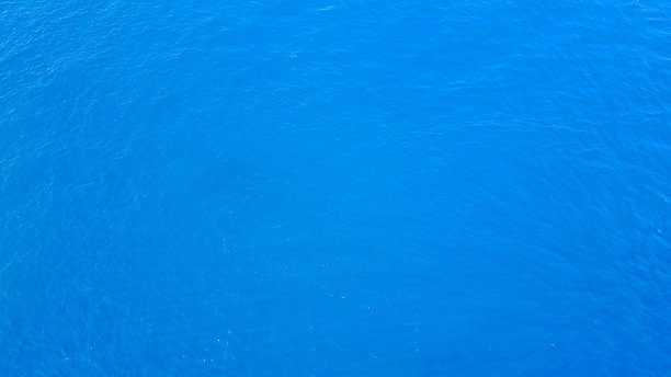 抽象海洋背景，可以用来添加文字，海面鸟瞰图-增强颜色处理。图片下载
