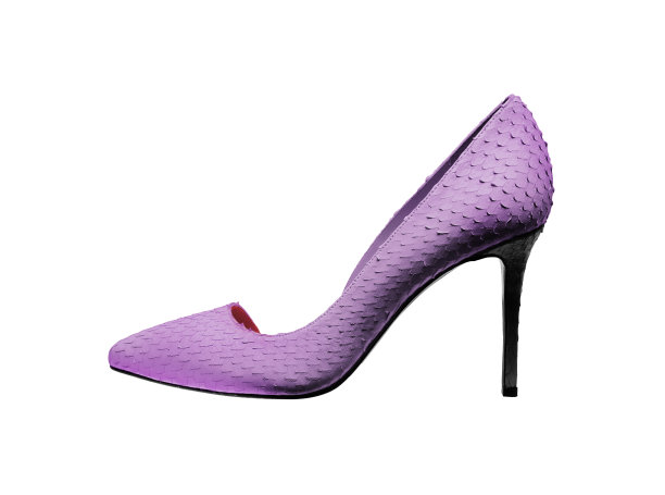 穿高跟鞋的鞋图片下载