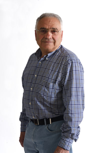 高级男子孤立在白色图片下载