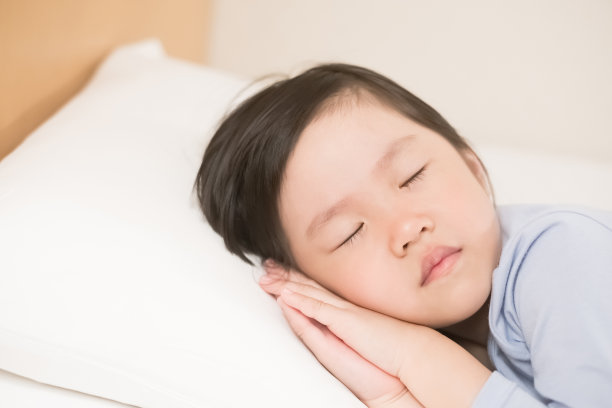 可爱的女孩睡觉素材图片