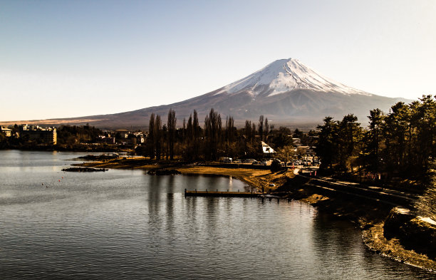 立夏时的富士山图片下载