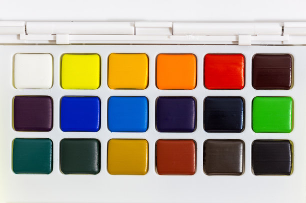 盒子里有一套水彩画图片下载