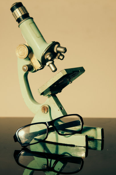 显微镜的老照片图片下载