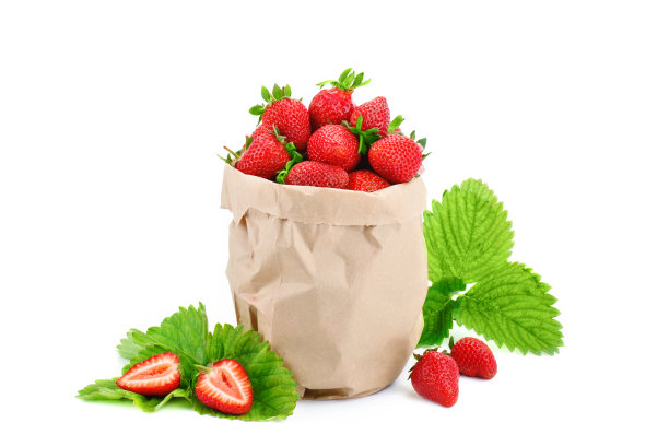 白色背景上放着成熟多汁的草莓图片下载