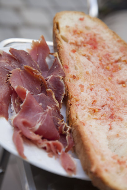 面包配西红柿和火腿图片下载