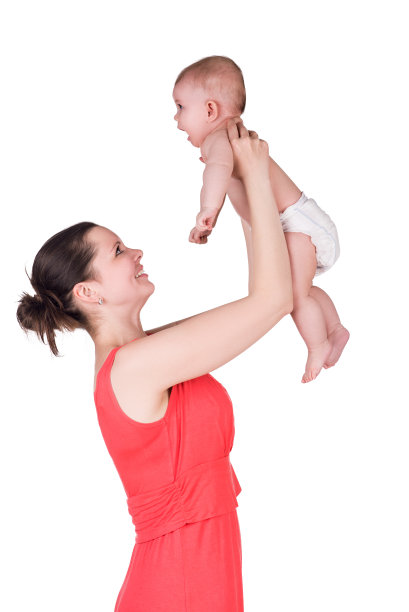 快乐的妈妈抱着她的宝宝，孤立在白色图片下载