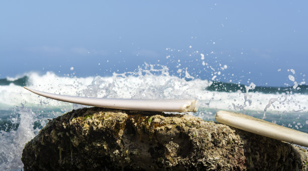 破碎的冲浪板图片下载
