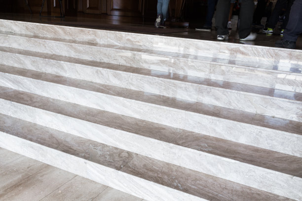 近距离观看大理石楼梯图片下载