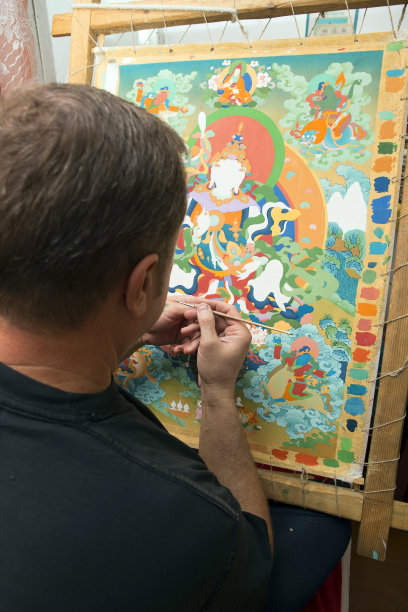 这位艺术家画了一个佛教圣像图片下载