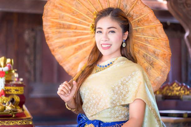 穿着泰国服装的女士，亚洲图片下载