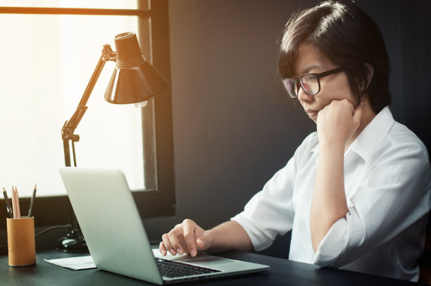 亚洲女孩的想法。图片下载