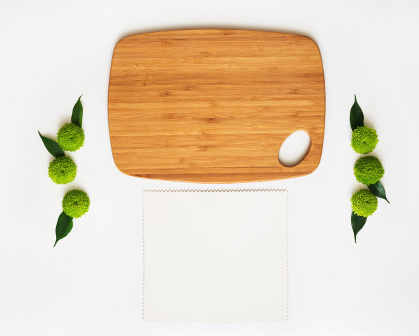 木质砧板和装饰纸。图片下载