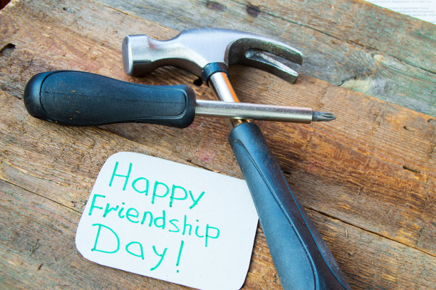 标签快乐的友谊日和工具上的旧木头图片下载