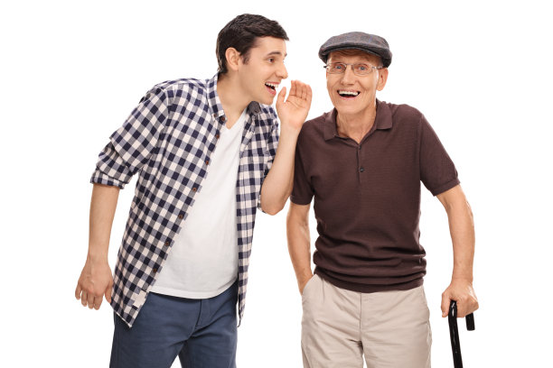 一个男人对他的爷爷耳语图片下载