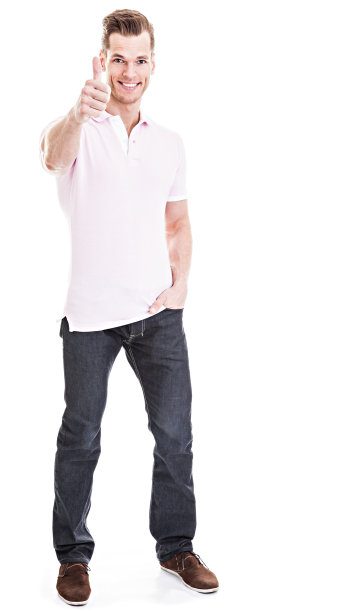 年轻男子竖起大拇指的全身照片图片下载