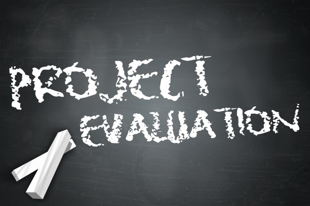 黑板上项目评估图片下载