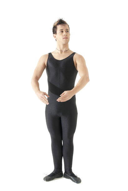 在白色背景上跳芭蕾舞的年轻人。图片下载