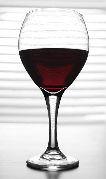 一杯红酒图片下载