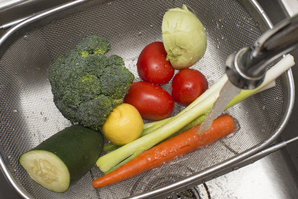 为了健康洗你的蔬菜图片下载