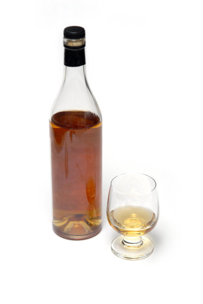 带玻璃酒瓶图片下载