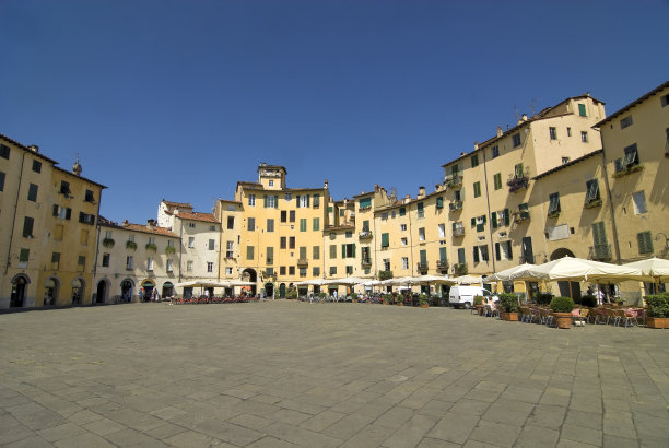 卢卡(托斯卡纳)-历史广场图片下载