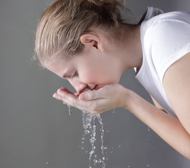 洗脸照片素材ID：165679240