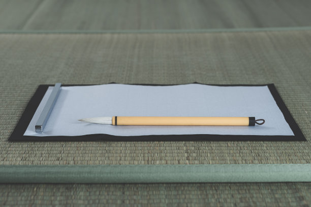 纸和笔图片下载