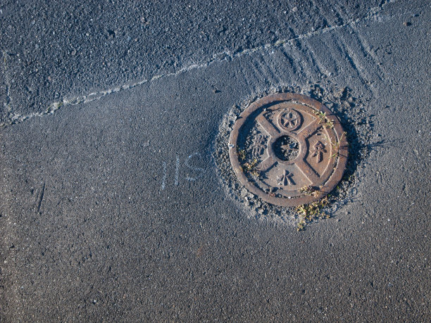 地面的盖子图片下载