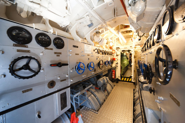 德国第二次世界大战潜艇电力机房图片下载