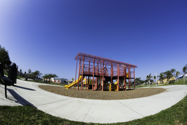 操场上的设备图片下载