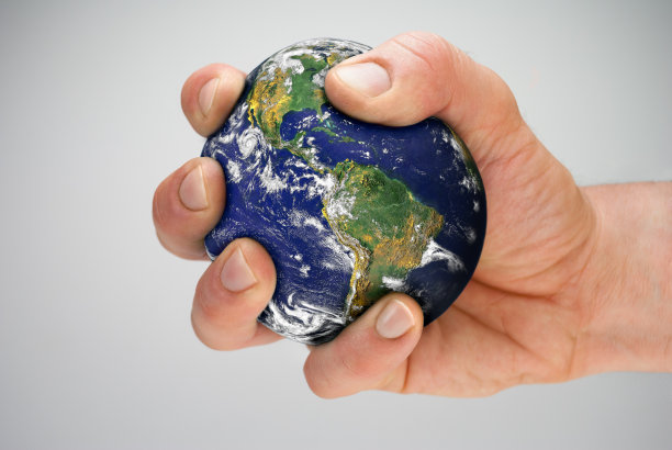 世界在你手中图片下载