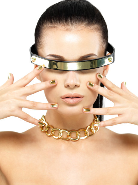 有金指甲和金链子的女人肖像图片下载