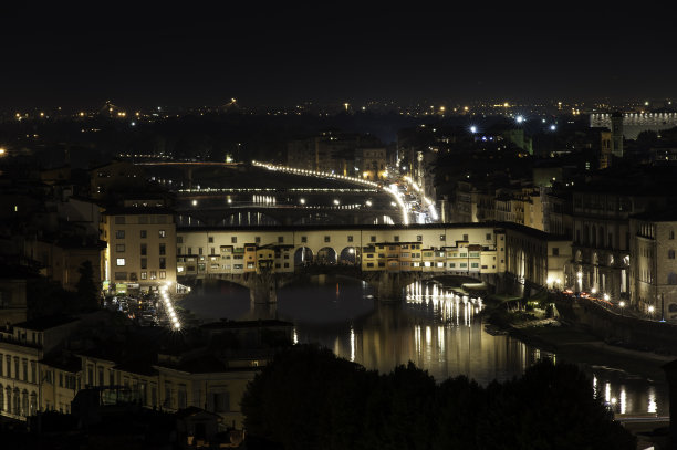 晚上的庞特韦奇奥和亚诺河图片下载