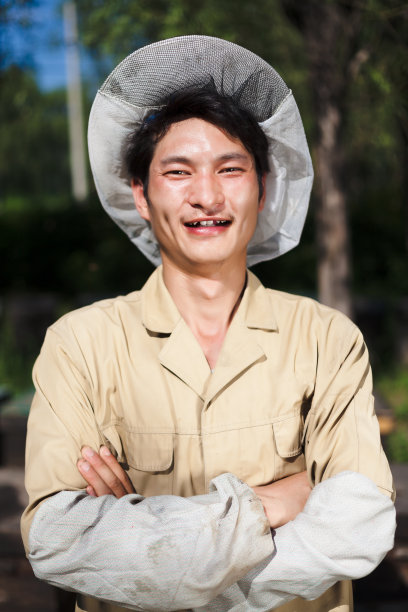 快乐养蜂人的肖像图片下载