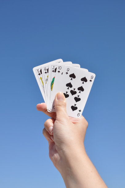 纸牌孤立的天空图片下载