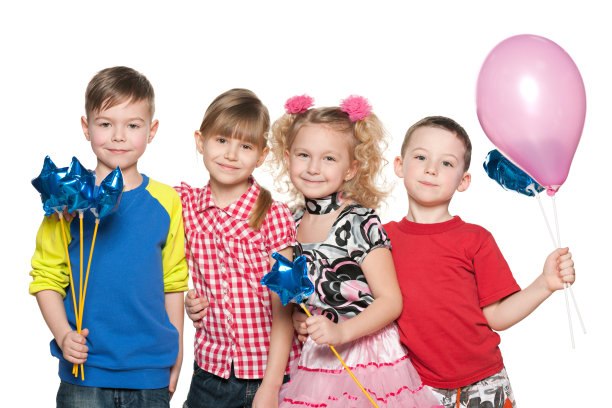 孩子们庆祝生日图片下载