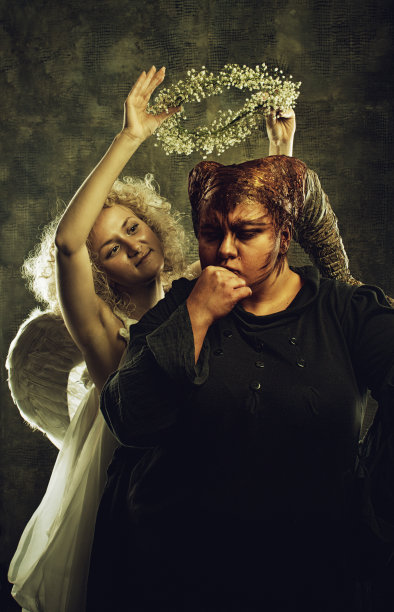 加冕的恶魔图片下载