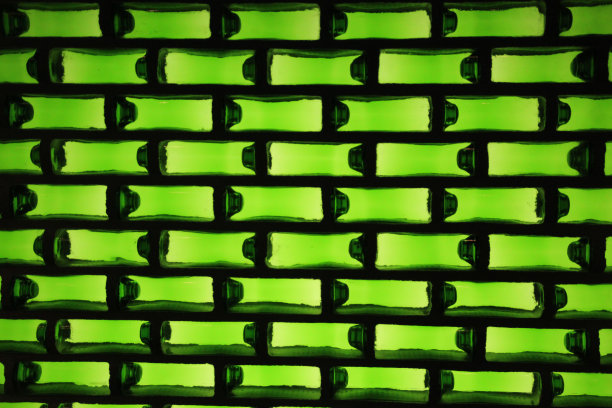 由啤酒瓶制成的墙图片下载