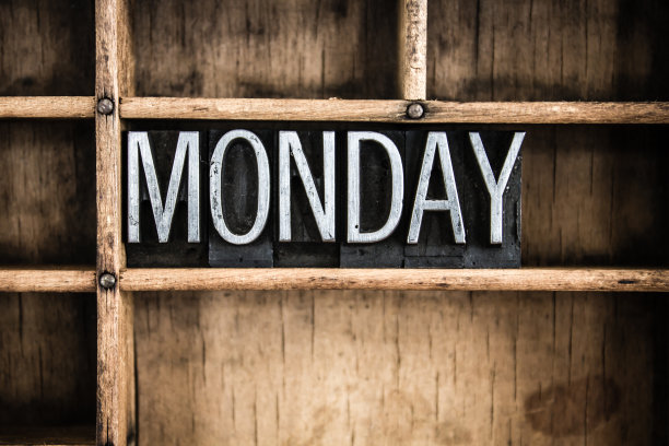 抽屉里的星期一概念金属活字图片下载