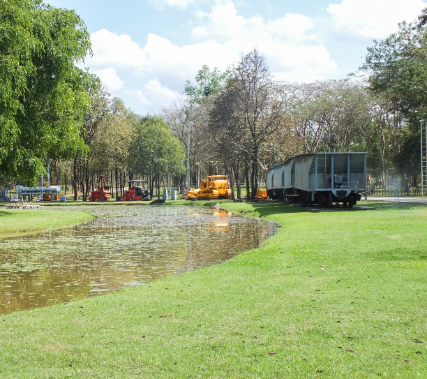 花园公园与火车图片下载