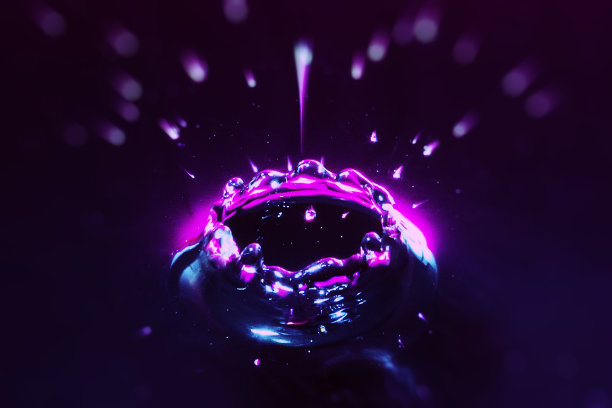 水滴的巨大冲击就像太空中的黑洞图片下载