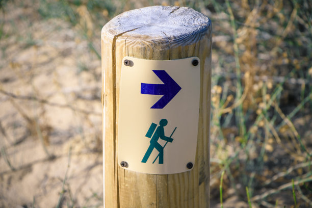 人行道的指针图片下载