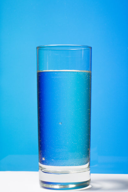 一杯水图片下载